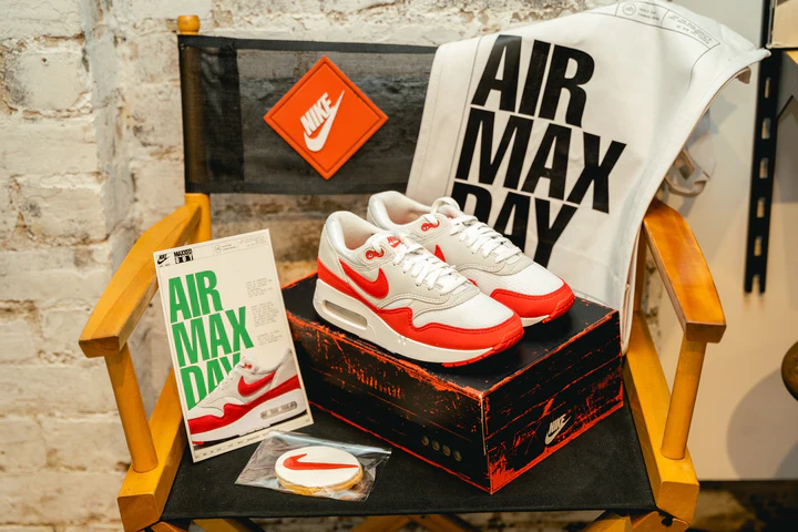 MG_5817_2376x_copy_2_720x